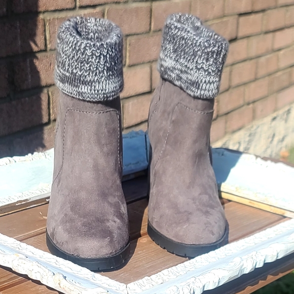 NWOB Sam Edelman cozy ankle boots - Picture 6 of 7